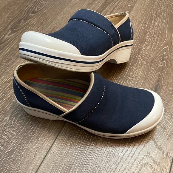 Dansko Navy Canvas Vegan Clogs 9.5, 40 EU Shoes - Picture 1 of 8